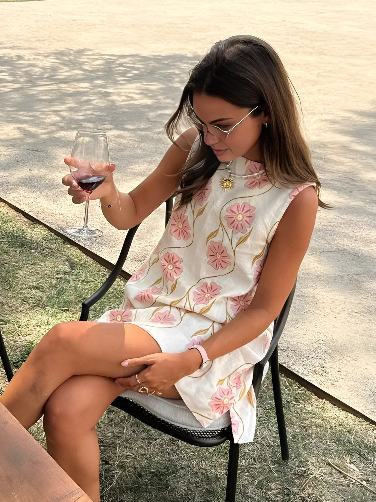 Ärmelloses Minikleid für Damen mit Blumenmuster – Sommerleicht